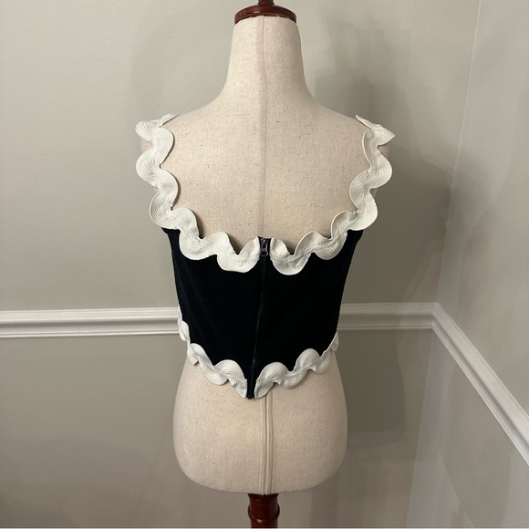 Maeve black and white scallop trim tank top- Size
M - Picture 3 of 4